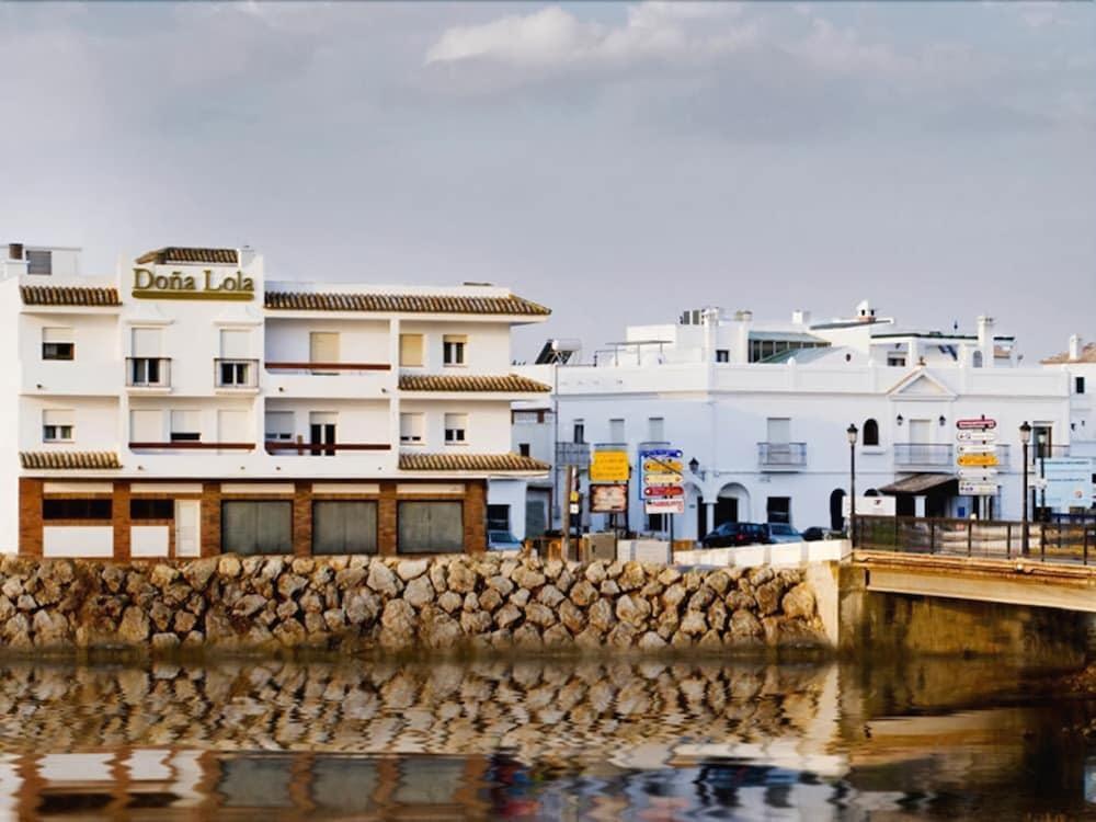 Hotel Dona Lola Zahara Zahara de los Atunes Extérieur photo